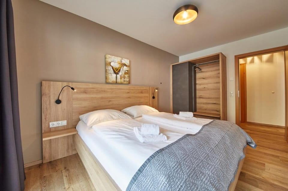Bed, Bedroom, wardrobe