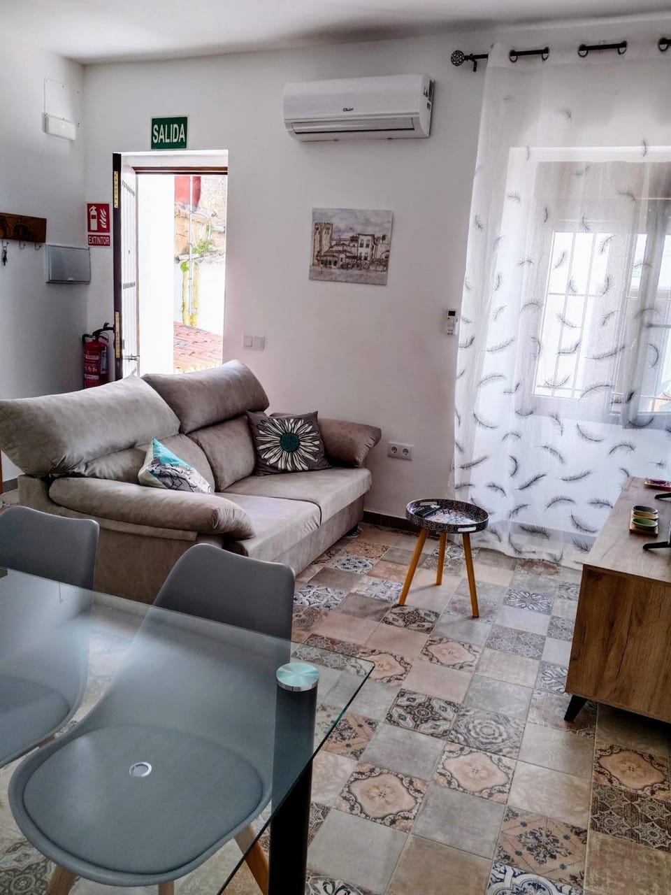 Living room, Dining area, air conditioner