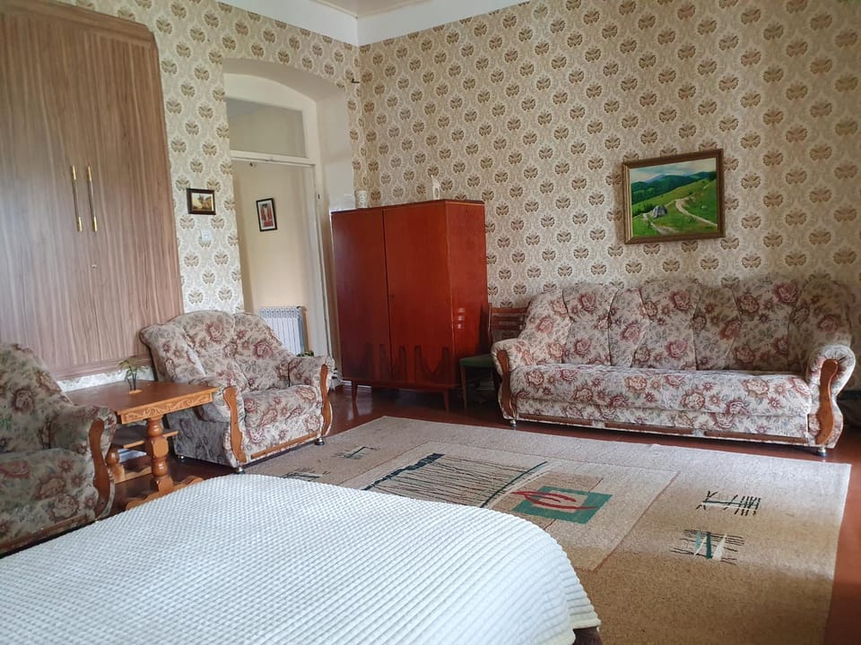 Bed, Living room, Bedroom, wardrobe