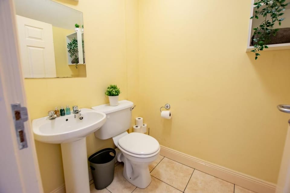 Toilet, Bathroom