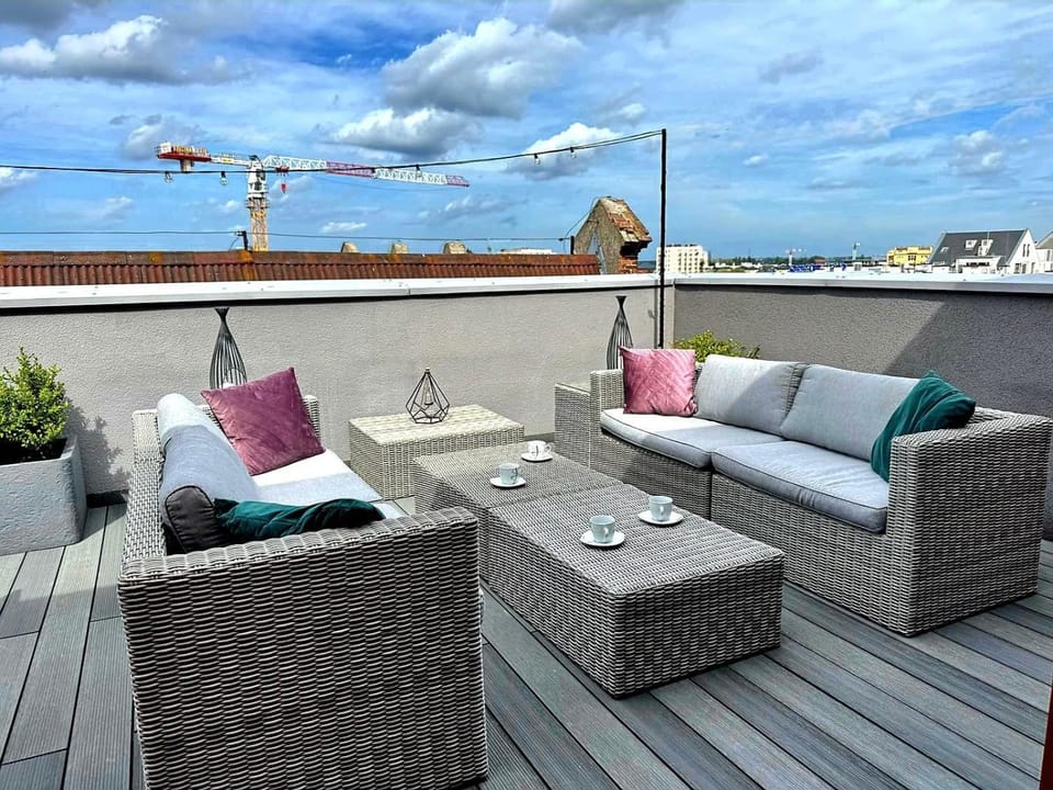 Day, Balcony/Terrace, Seating area
