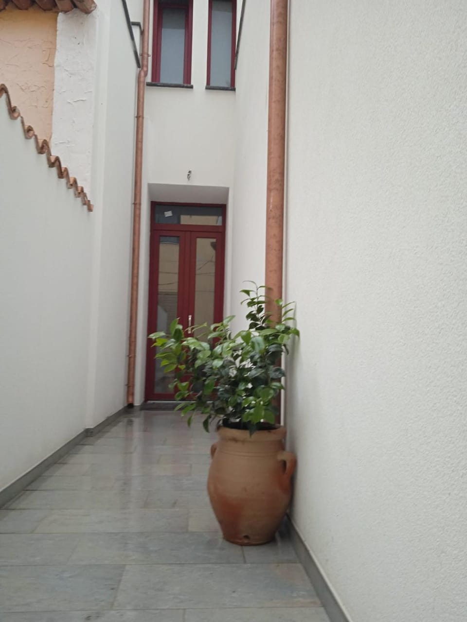 Facade/entrance