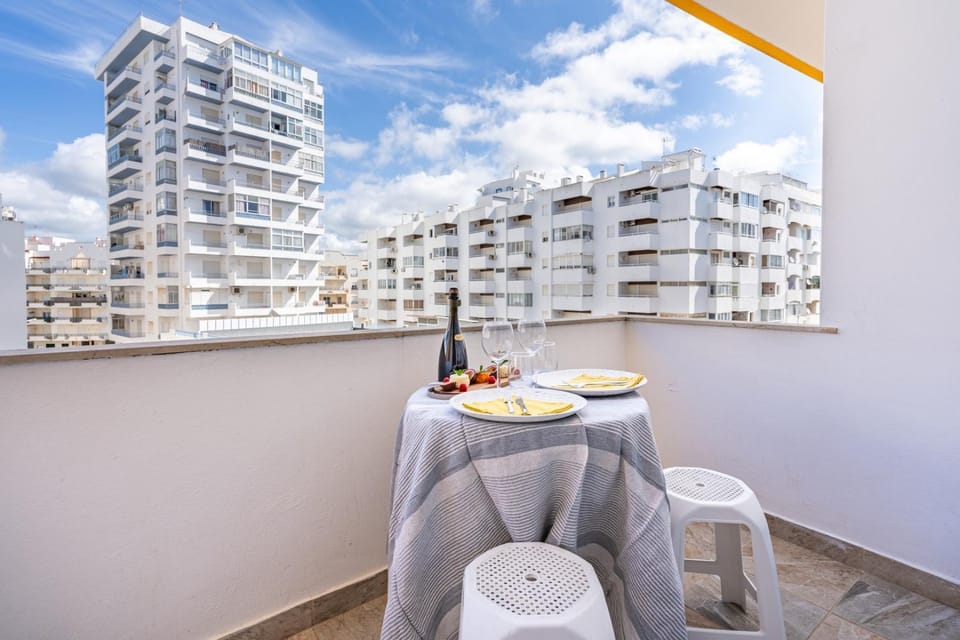 View (from property/room), Balcony/Terrace, Dining area