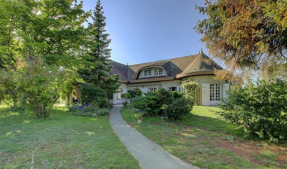 Property building, Garden, Garden, Garden view