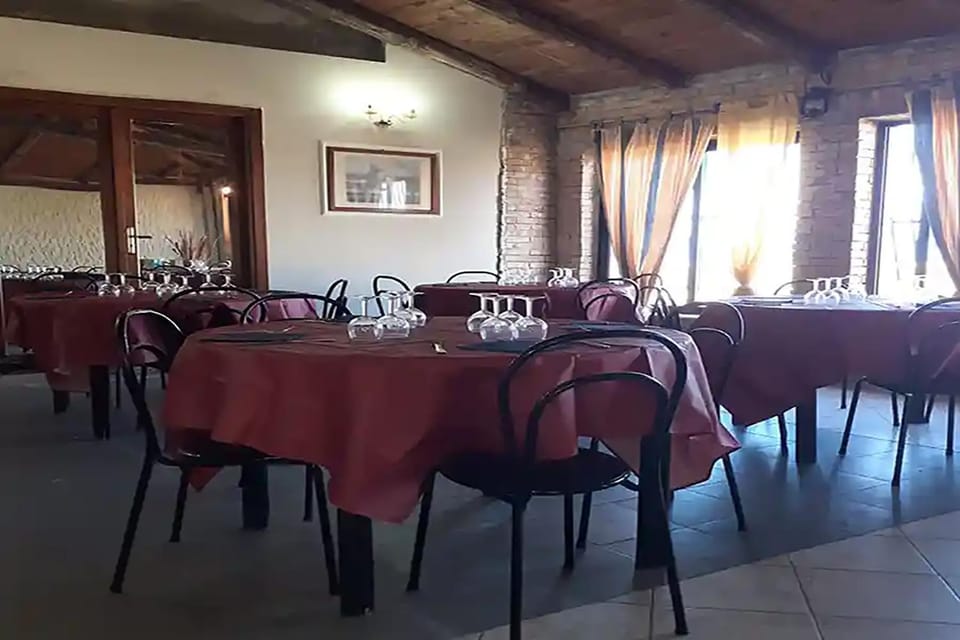Restaurant/places to eat, Restaurant/places to eat