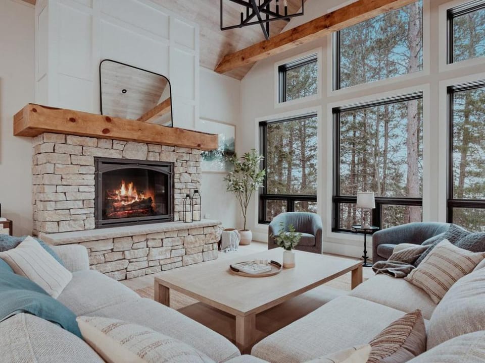 Manhattan Point House in Crosslake