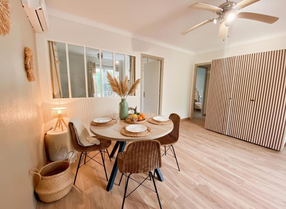 Property building, Breakfast