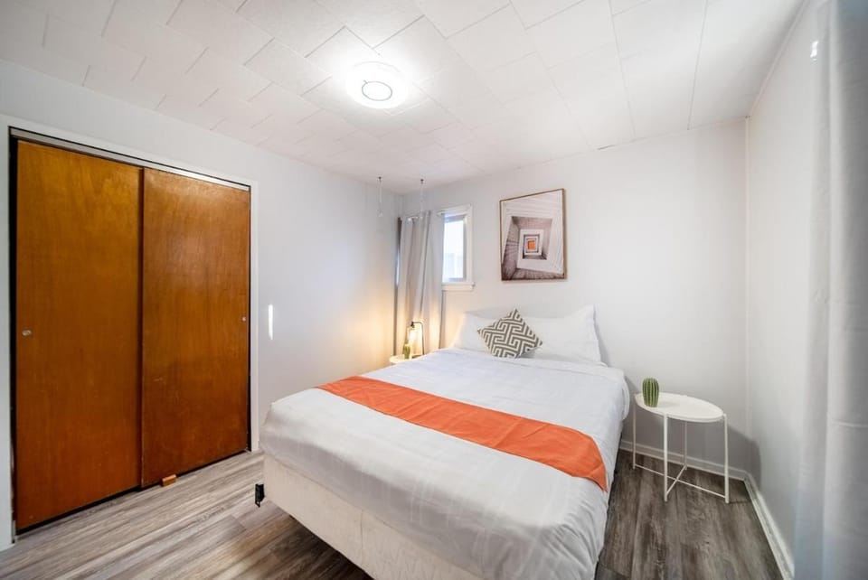 2 Bedroom Home In A Prime Location House in Winnipeg