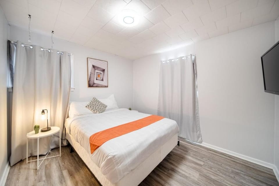 2 Bedroom Home In A Prime Location House in Winnipeg