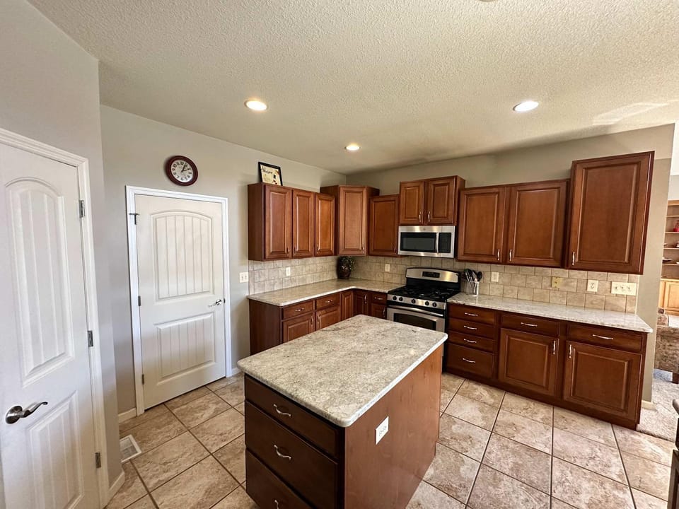 Lake It Easy - Waterfront Getaway with 7 Bedrooms House in Lake of the Ozarks