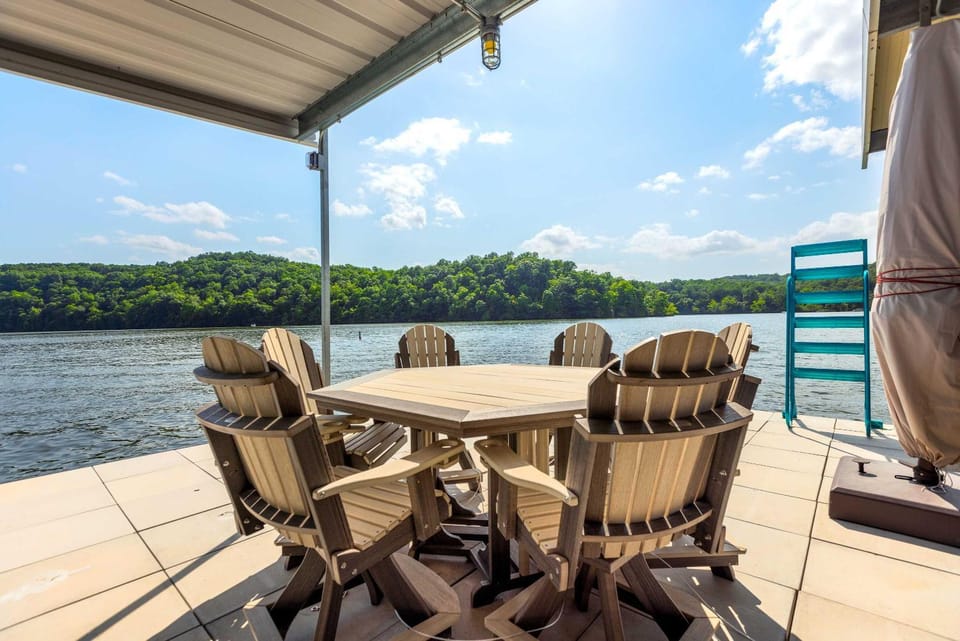 Lakeside Oasis - Room for 12 House in Lake of the Ozarks