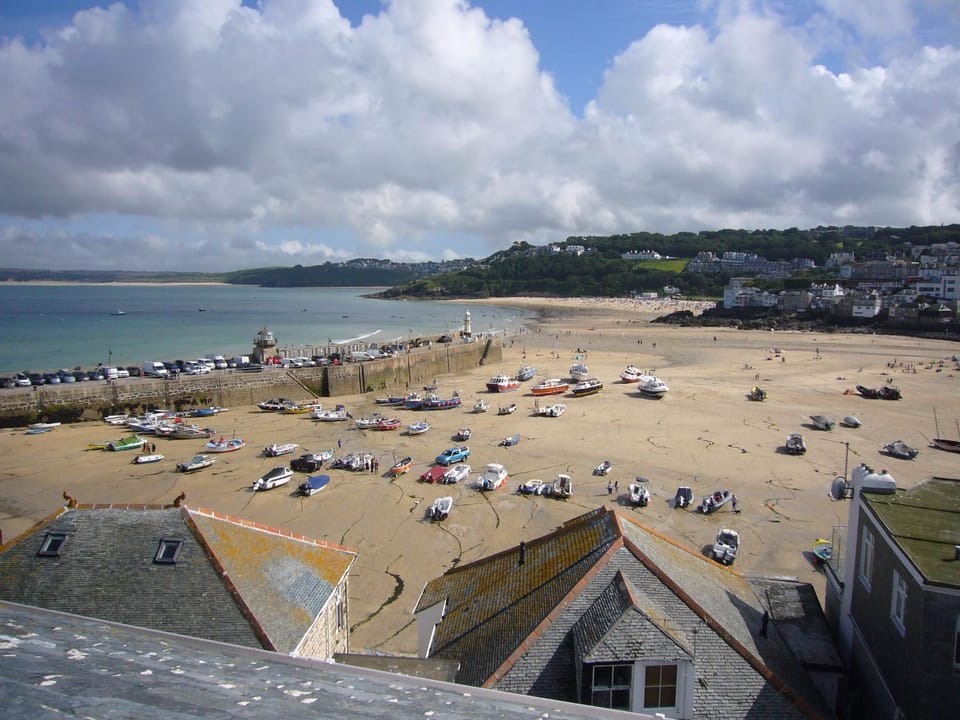 Property building, Day, Beach, City view, Sea view