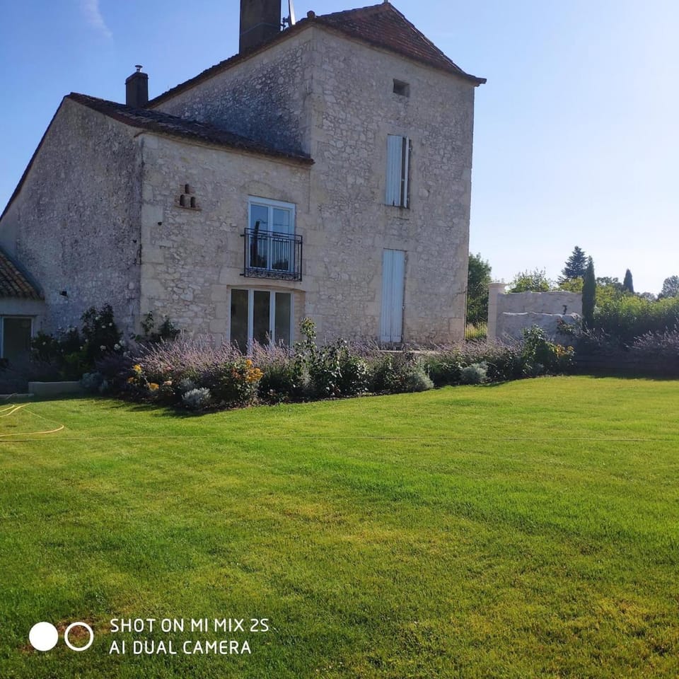 The Dovecote Apartment in Nouvelle-Aquitaine
