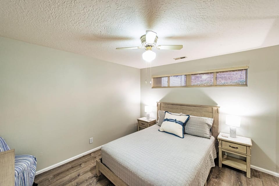 Osage Oasis - Unmatched Views Convenient Location House in Osage Beach