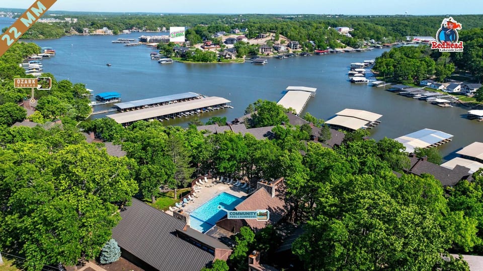 Ozark Escape - Enjoy Resort-Style Fun House in Lake of the Ozarks