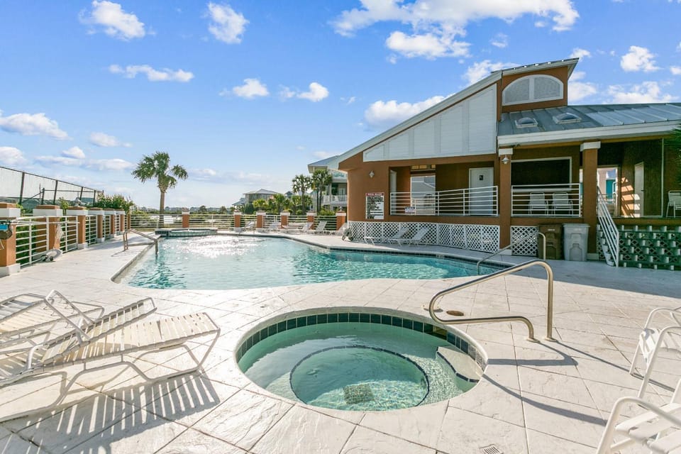 1460 Bermuda Dr House in Pensacola Beach