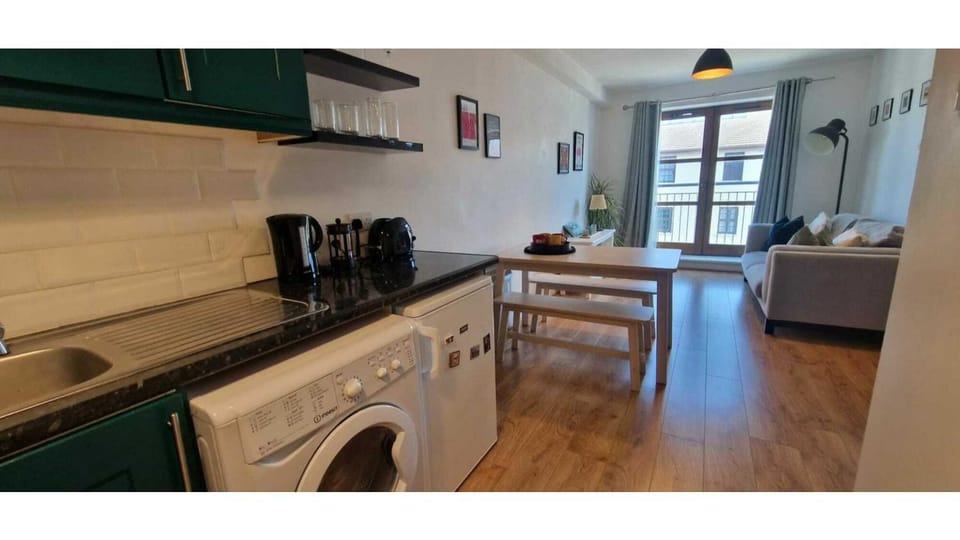 Large 2bd at trendy Portobello Dublin city centre Apartment in Dublin