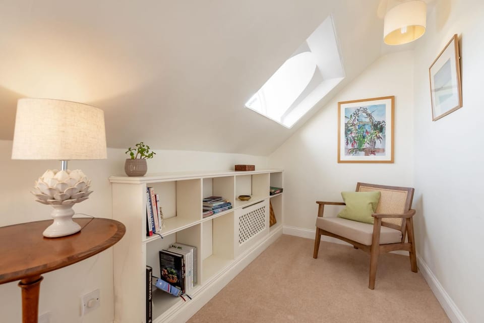 Communal lounge/ TV room, Living room
