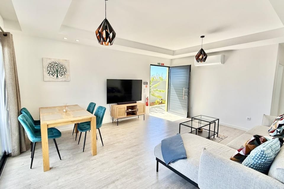 Communal lounge/ TV room, Living room, Evening entertainment