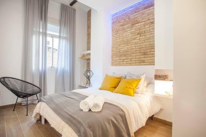 new apartment 4 pax front central station wifi Apartment in Valencia