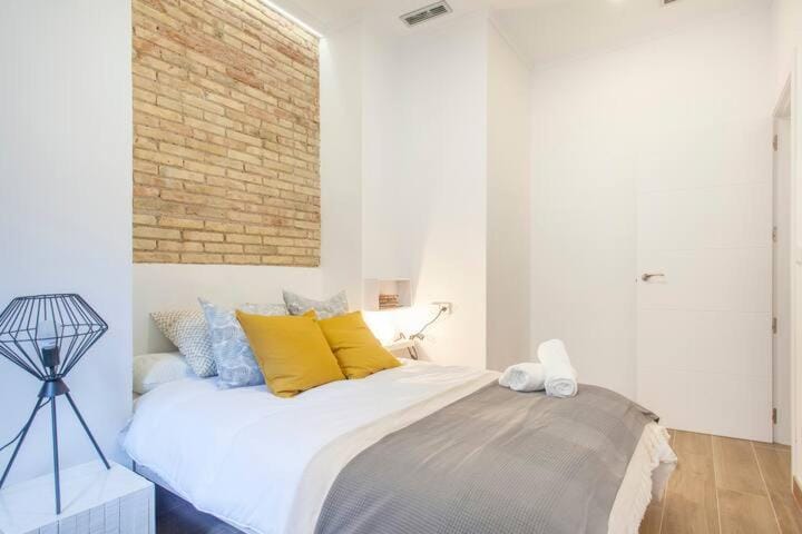 new apartment 4 pax front central station wifi Apartment in Valencia
