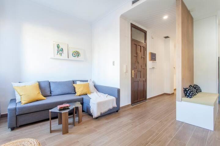 new apartment 4 pax front central station wifi Apartment in Valencia