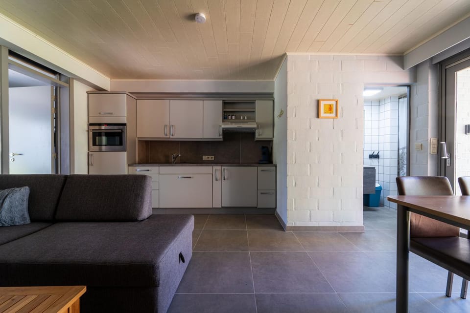 Kitchen or kitchenette, Living room, Dining area, oven