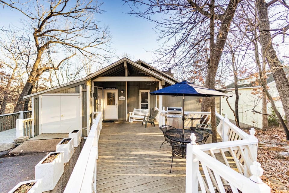 Serenity Now - Quiet 4 BDR in Tan-Tar-A Estates House in Lake of the Ozarks