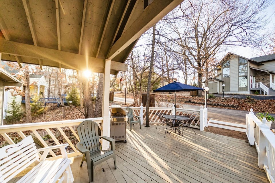 Serenity Now - Quiet 4 BDR in Tan-Tar-A Estates House in Lake of the Ozarks