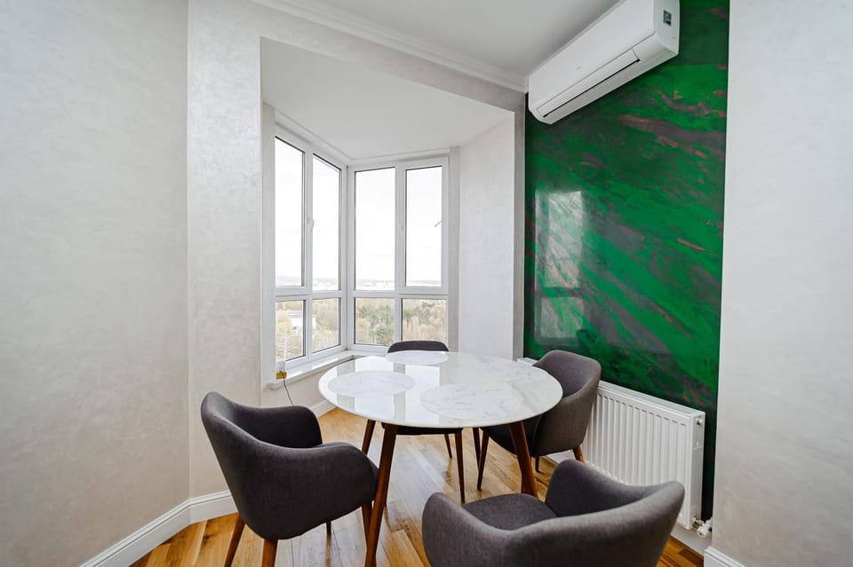 Seating area, Dining area, air conditioner