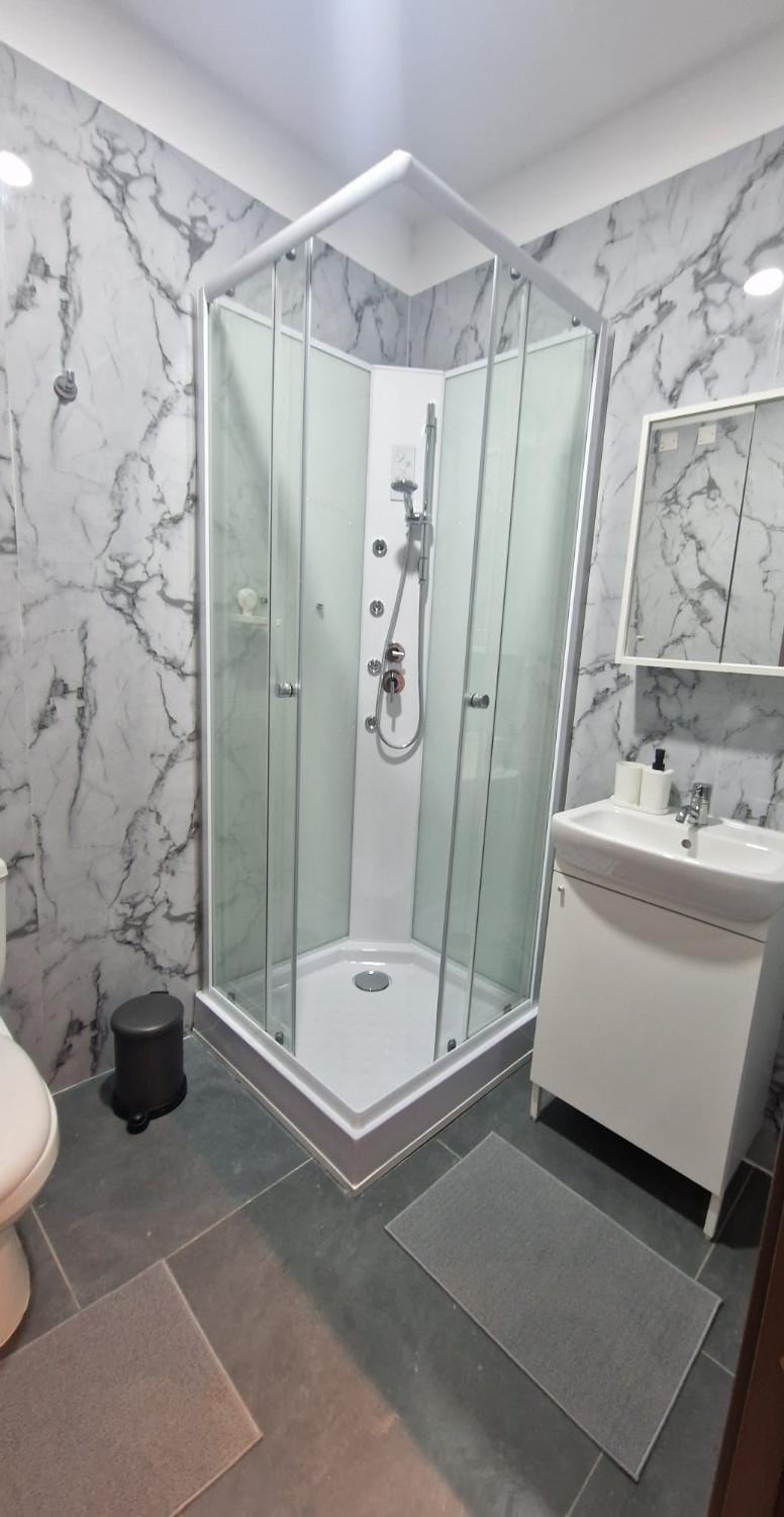 Shower, Toilet, Bathroom
