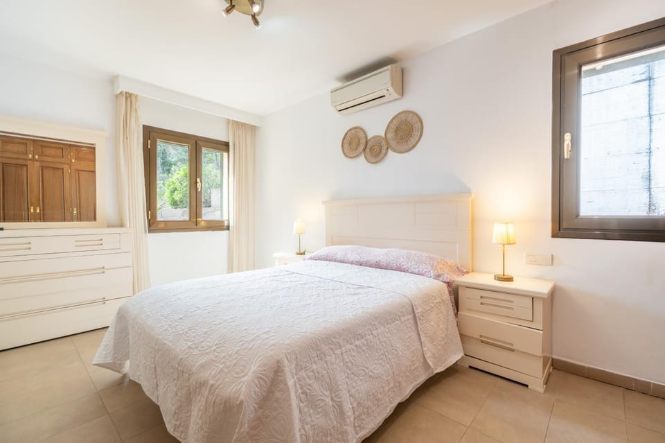 Living room, Bedroom