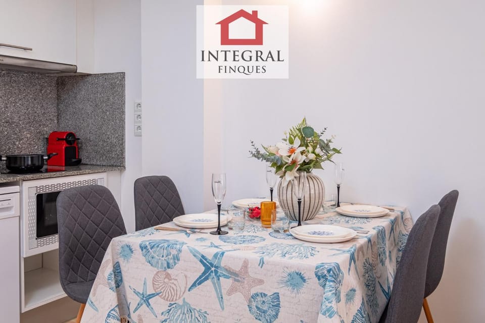 Decorative detail, Dining area, microwave