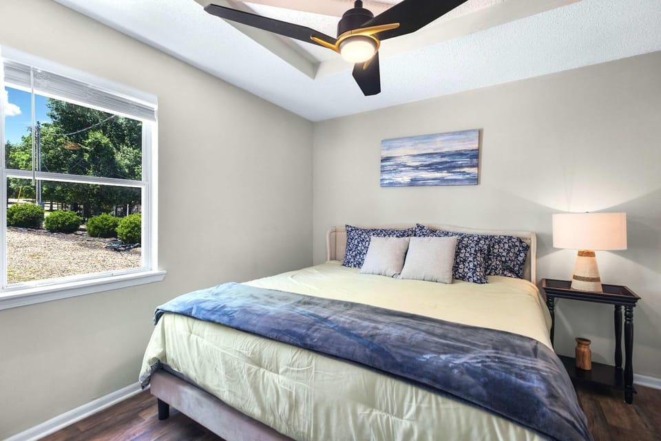 Tequila Sunrise - Private Dock House in Osage Beach
