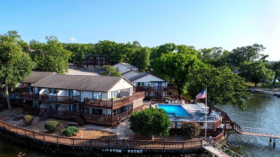The Nook at Weston Point - Cozy Condo Getaway House in Lake of the Ozarks