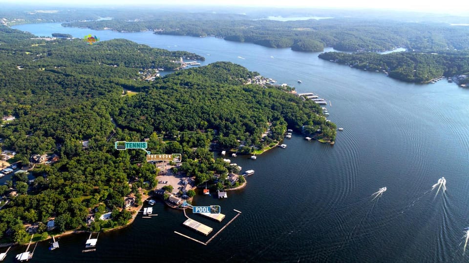 The Nook at Weston Point - Cozy Condo Getaway House in Lake of the Ozarks