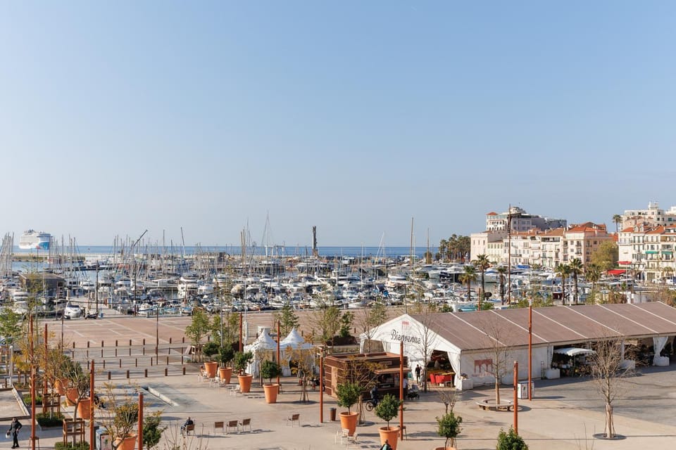 Una Rosa Blu YourHostHelper Apartment in Cannes