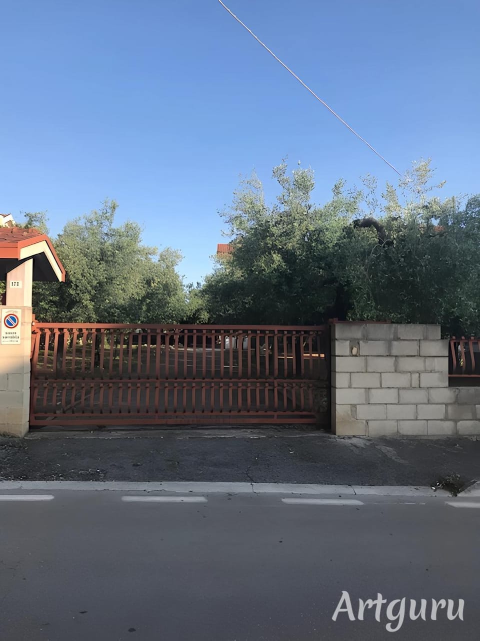 Facade/entrance