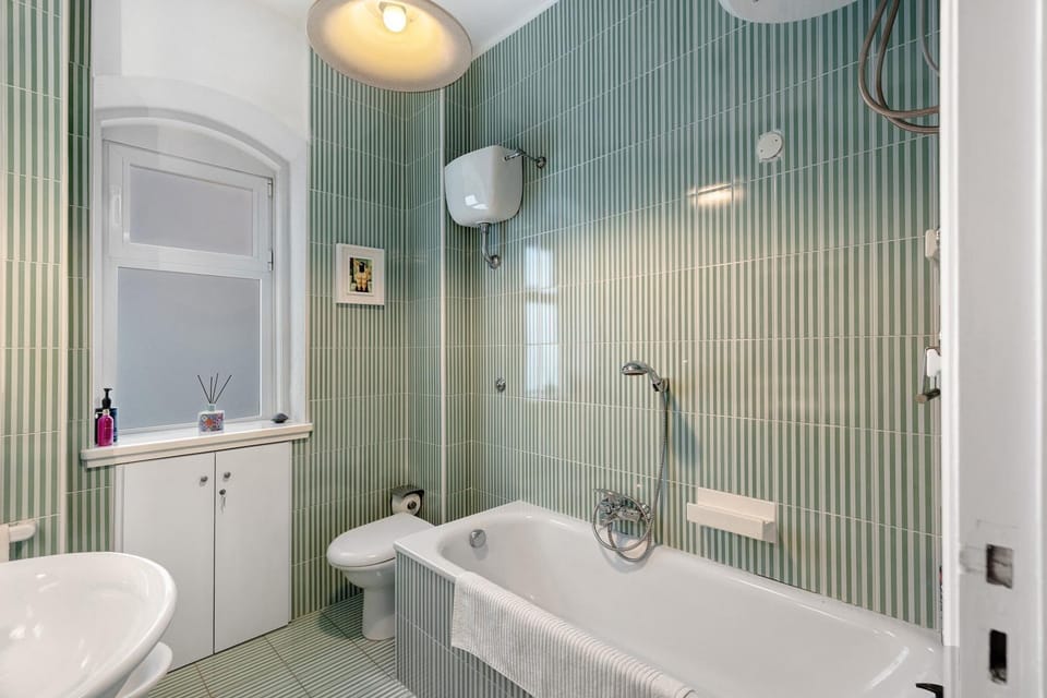 Bathroom, Living room