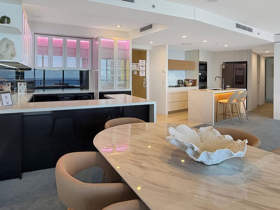 Unit 13902 Skyhome Oracle Tower 1 Level 39 Apartment in Gold Coast