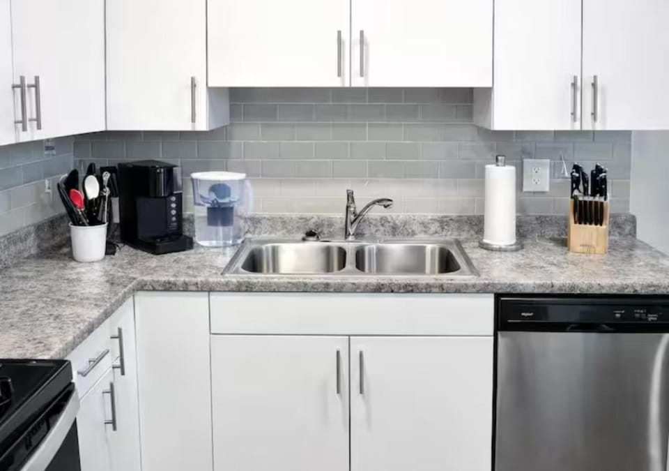 Coffee/tea facilities, Kitchen or kitchenette, dishwasher