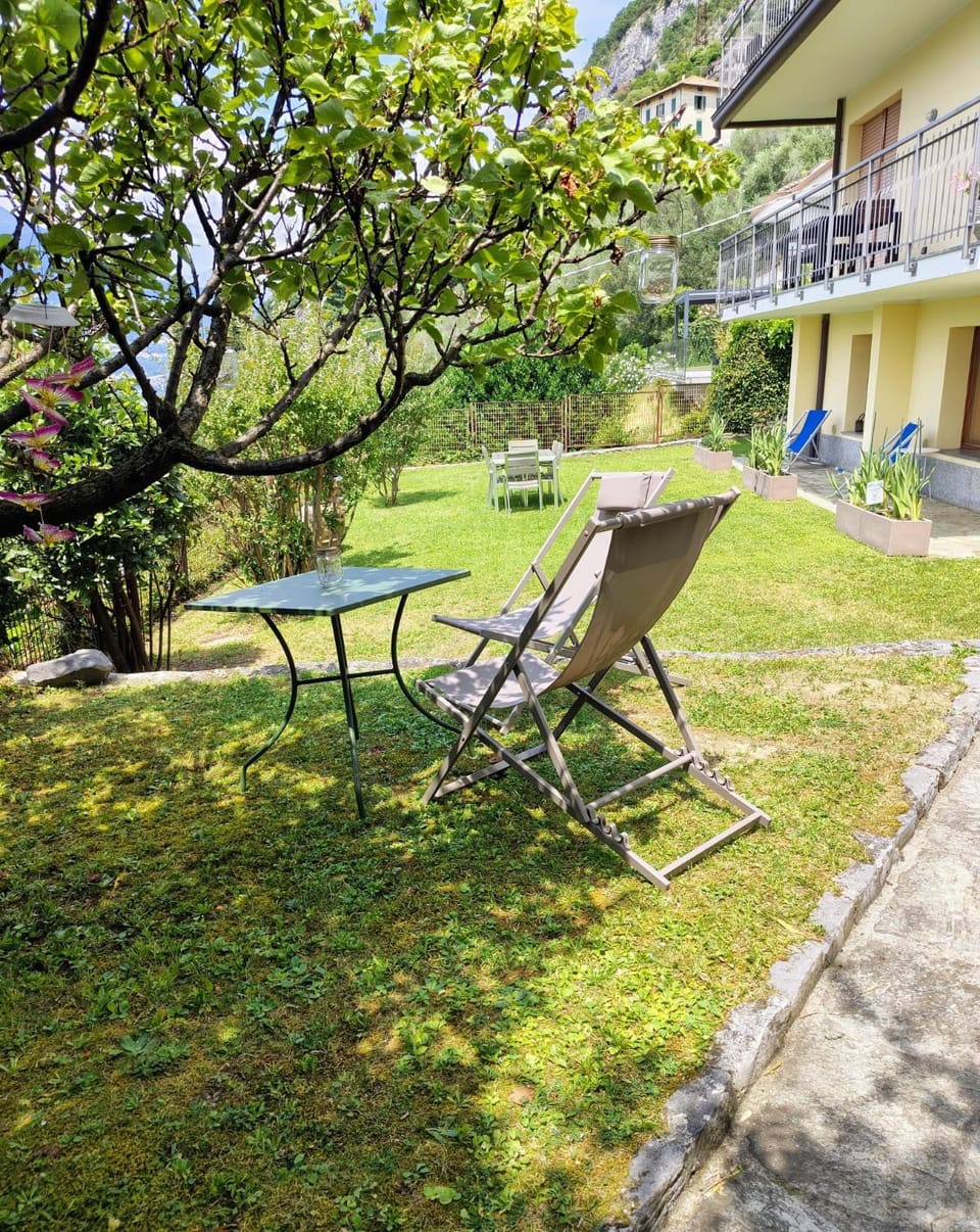 Villa Gli Ulivi - Ushuaia Apartment Lake & Garden View - Free Parking Apartment in Province of Lecco