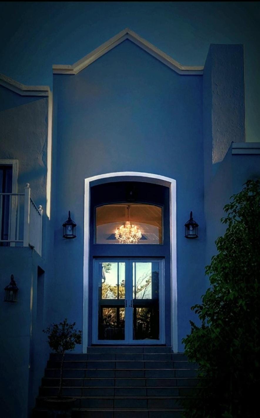 Property building, Facade/entrance, Night