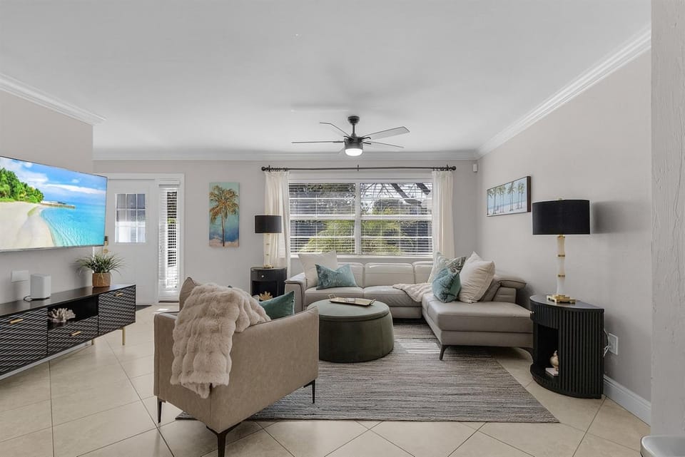 5 BDRM3 BathNaples LuxuryHtd PoolNr BeachPets House in Naples