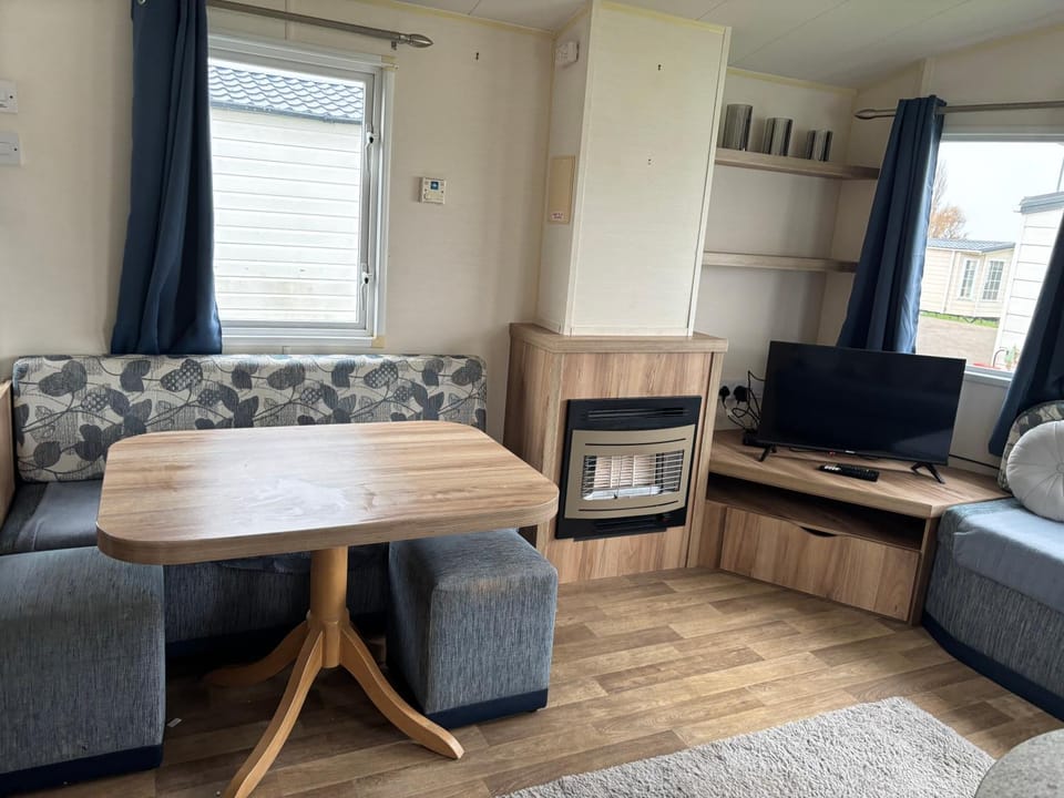 Beautiful 2 bedroom caravan , Leysdown Apartment in Leysdown-on-Sea