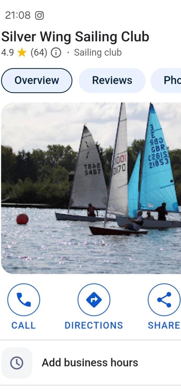 Chalet close to Heathrow T5, Windsor Castle, Legoland, Thorpe Park, with off road parking, free Wifi, private garden, spacious & fully equipped, cozy wood burner & comfy sofa, ideal for exploring London with trains to Waterloo, a beautiful unique retreat House in Slough