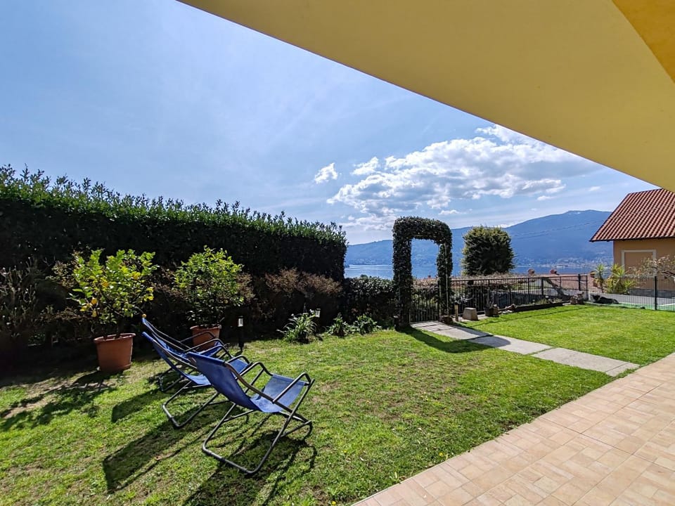Patio, Day, Natural landscape, Garden, Garden view, Mountain view, sunbed