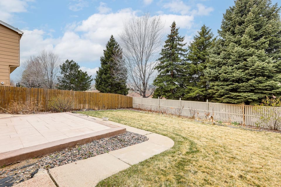 5 Mi to Cherry Creek State Park: Home w/ Yard! House in Aurora