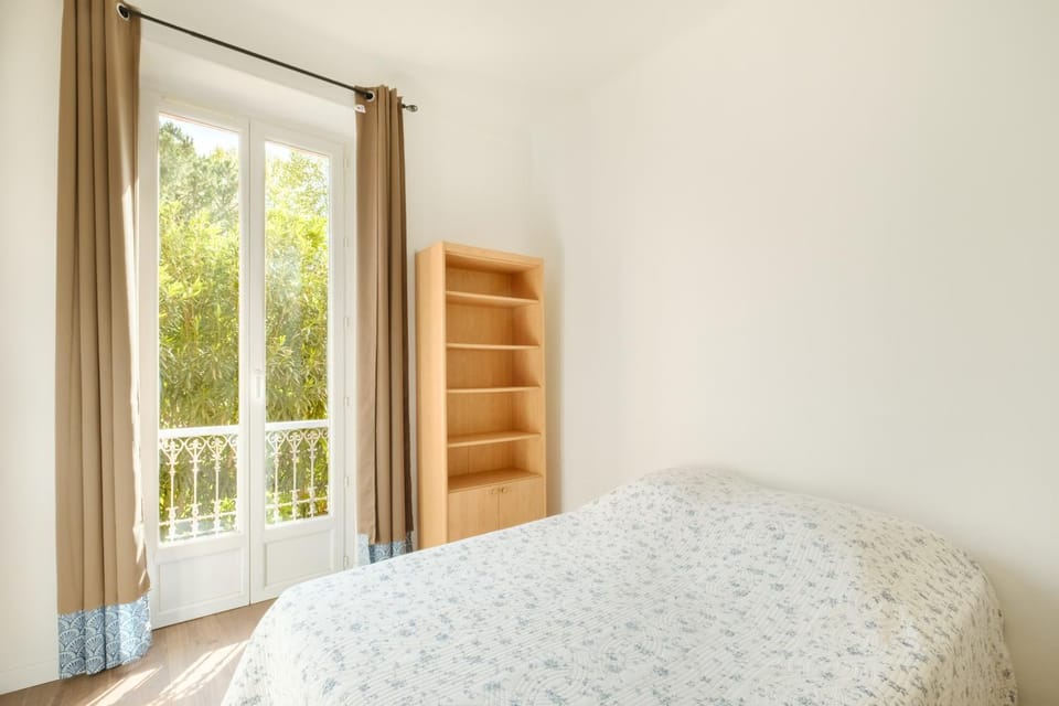 Property building, Living room, Bedroom