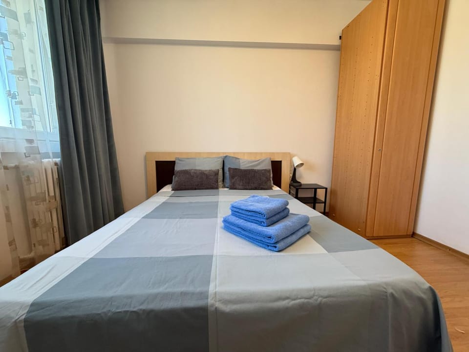 Bed, Photo of the whole room, Bedroom, towels, wardrobe